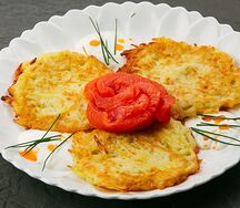 Картофельные драники с семгой слабого посола