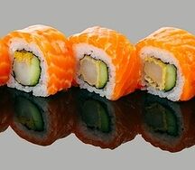 Ролл Филадельфия с морским гребешком в кляре