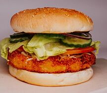 Бургер с куриной котлетой