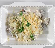 Салат Курица с ананасами