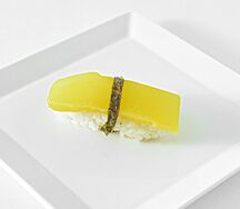 Суши с такуаном