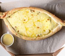 Хачапури по-аджарски с беконом