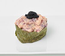 Гункан с тунцом спайси