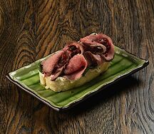 Брускетта с ростбифом