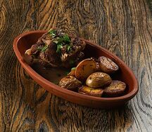 Томленая лопатка ягненка