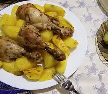 Куриные ножки с картошкой