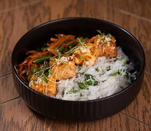 Лосось терияки с азиатским рисом в соусе пад-тай