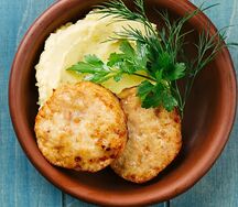 Куриные котлеты с картофельным пюре