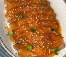 Слабосоленый лосось с сырным кремом