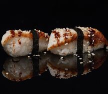 Суши с угрём