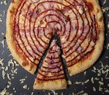 Пицца с курицей и беконом BBQ