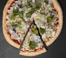 Пицца с авокадо и салатом айсберг 25 см