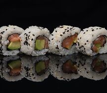 Роллы Лосось и авокадо
