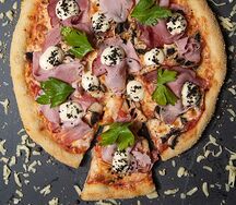 Пицца с бужениной и шампиньонами