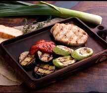 Куриная грудка с овощами в хоспере