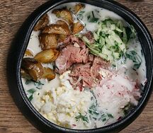 Окрошка на квасе с ростбифом