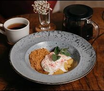 Медовик с кремом чиз и манго