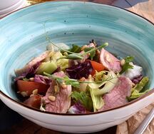 Микс-салат с ростбифом