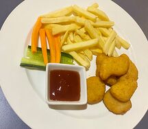 Наггетсы с овощными палочками