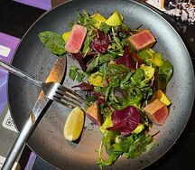 Салат с тунцом