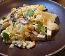 С курицей и грибами