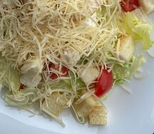 Цезарь с курицей