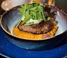 Бифштекс с овощным пюре