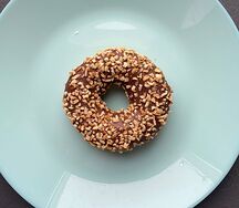 Донат Ореховый