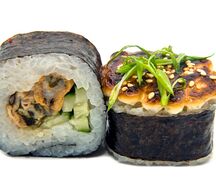 Запеченный ролл Мидии