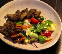 Салат с куриной печенью