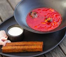 Борщ с томленым свиным ребром