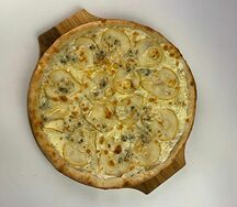 Пицца Груша с горгонзолой