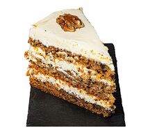 Кусочек морковного торта