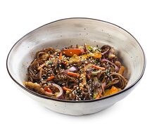 Лапша гречневая с овощами