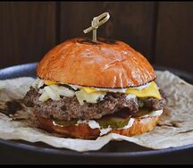 Бургер Кантри с кукурузой-гриль и беконом