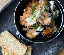 Мидии в томатном чатни