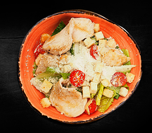 Салат Цезарь с курицей