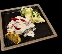 Треска под сливочным соусом с картофельным пюре