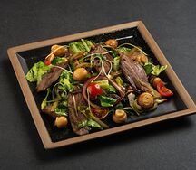 Салат с ростбифом