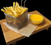 Картофель фри с соусом