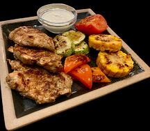 Свиная вырезка с овощами гриль