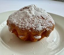 Кекс с изюмом