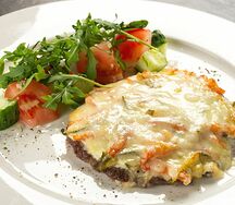 Отбивная из говядины с овощами