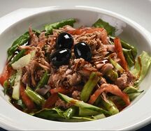 Салат с тунцом