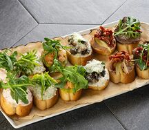 Ассорти из брускетт