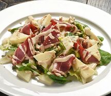 С копчёной уткой, грушей и сыром бри