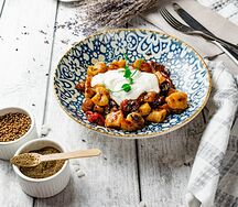Картофельные галушки с телячьими щечками