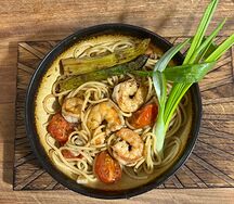 Паста с креветками и спаржей