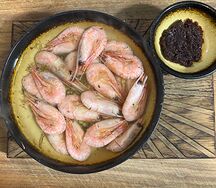 Вареные креветки в перечном соусе