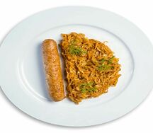 Колбаска Баварская с тушеной капустой